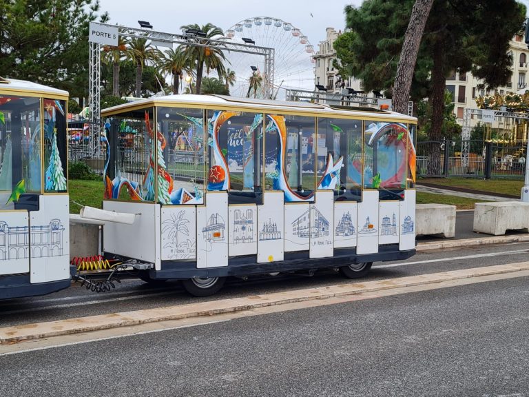 Décoration Noël 2022 - petit train Nice by FRANCE Voguette